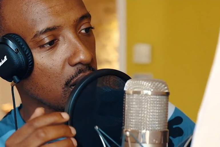 Soprano enregistre une chanson pédagogique pour Studytracks au studio RTL
