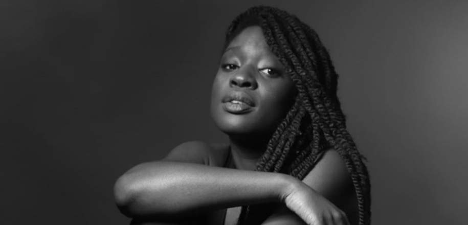 Portrait de l'artiste Ayelya